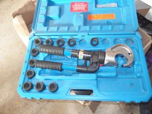 sertisseuse hydraulique CEMBRE HT-131-C