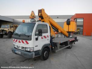 Nacelle Nissan CABSTAR 35