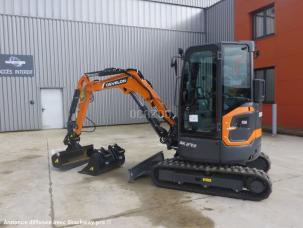 Mini-pelle DEVELON DX27Z-7