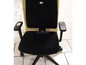 Fauteuil à roulettes marque Majencia Viasit d'occasion