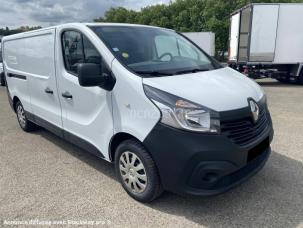 Fourgon avec parois et toit rigide Renault Trafic