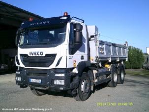 Benne basculante de chantier et de TP Iveco Trakker