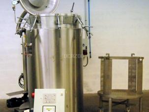 Autoclave Brouillon Process, 600 4/4. Energie gaz, chariots de transport, paniers, rÃ©gulation. Trois machines sont disponibles avec passerelle de chargement et palan.