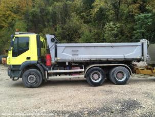 Benne basculante de chantier et de TP Iveco Trakker