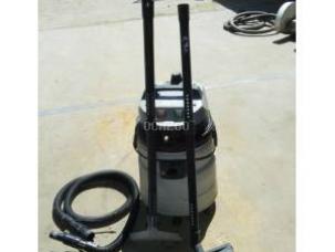 Injecteur / extracteur aspirateur/shampouineur