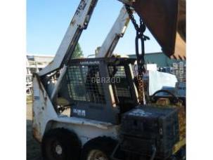 MINI CHARGEUR GEHL 4635 SX, BOBCAT POUR PIECES.