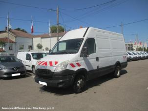 Fourgon avec parois et toit rigide Iveco Daily