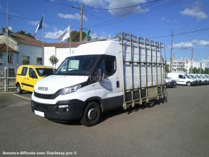 Fourgon avec parois et toit rigide Iveco Daily