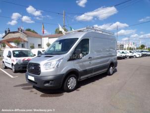 Fourgon avec parois et toit rigide Ford Transit