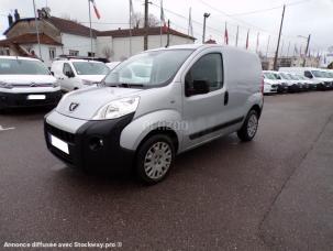 Fourgon avec parois et toit rigide Peugeot Bipper