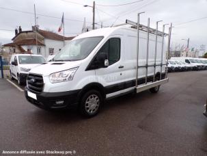 Fourgon avec parois et toit rigide Ford Transit