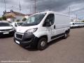 Fourgon avec parois et toit rigide Peugeot Boxer
