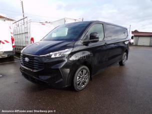 Fourgon avec parois et toit rigide Ford Transit