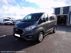 Fourgon avec parois et toit rigide Ford Transit