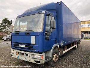 Fourgon avec parois et toit rigide Iveco 120E21