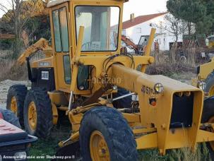 John Deere 570A