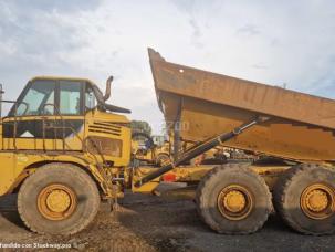 Tombereau articulé Caterpillar 730