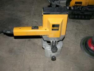 Defonceuse portative Dewalt DW609