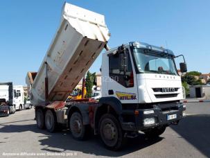 Benne basculante de chantier et de TP Iveco Trakker