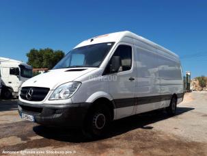 Fourgon avec parois et toit rigide Mercedes Sprinter