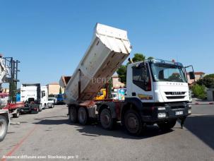 Benne basculante de chantier et de TP Iveco 330-30