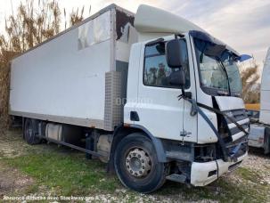 Fourgon avec parois et toit rigide DAF CF75