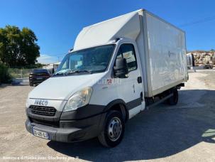 Fourgon avec parois et toit rigide Iveco Daily