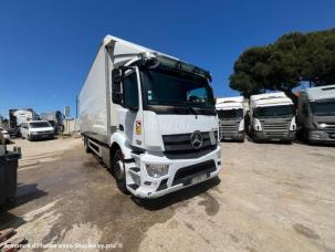 Fourgon avec parois et toit rigide Mercedes Antos