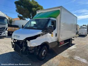 Fourgon avec parois et toit rigide Iveco 70C180 CAISSE HAYON