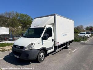 Fourgon avec parois et toit rigide Iveco Daily