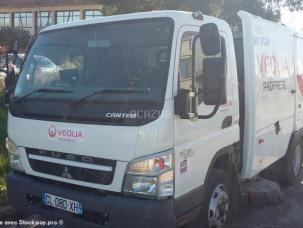 Voirie Mitsubishi CANTER BALAYEUSE (5124 VPMED)