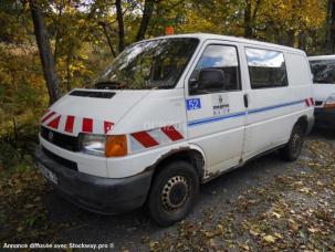 Fourgon avec parois et toit rigide Volkswagen Transporter 2.5 TDI 4x4