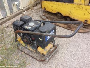  LOT DE PLAQUES VIBRANTES BOMAG BP80/65S ET BOMAG BP80/34W (RD91A À RD95A)