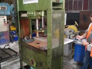 PRESSE HYDRAULIQUE SMFI - 12524