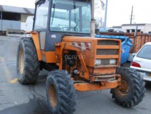 Tracteur agricole TRACTEUR RENAULT R652 - NON ROULANT