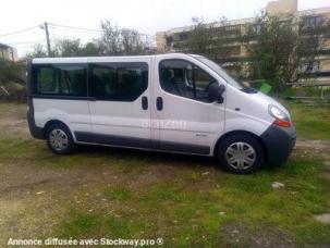 Fourgon avec parois et toit rigide Renault Trafic