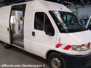 Fourgon avec parois et toit rigide Fiat Ducato