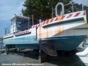BATEAU NETTOYEUR