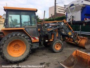 Tracteur agricole Renault TRACTEUR CHARGEUR 652