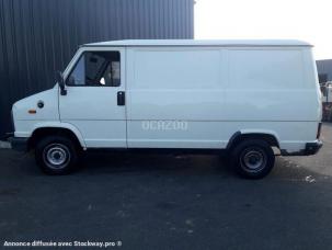 Fourgon avec parois et toit rigide Peugeot J5 FOURGON