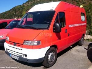 Fourgon avec parois et toit rigide Peugeot AMBULANCE SAPEURS POMPIERS BOXER 4X4 DANGEL