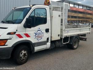 Benne basculante de chantier et de TP Iveco BENNE 3T5