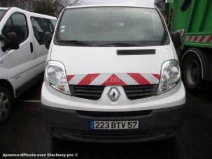 Fourgon avec parois et toit rigide Renault Trafic