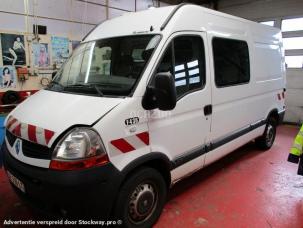 Fourgon avec parois et toit rigide Renault Master