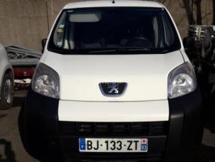 Fourgon avec parois et toit rigide Peugeot Bipper