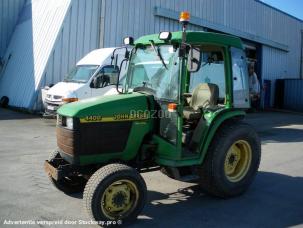 Tracteur agricole John Deere 4400