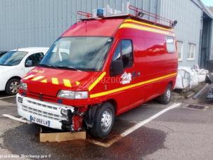 Fourgon avec parois et toit rigide Peugeot Boxer