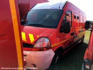 Fourgon avec parois et toit rigide Renault Master