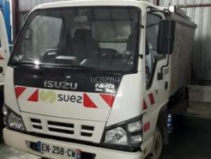 Benne à ordure ménagères Isuzu NQR