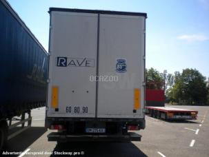 Fourgon bâché avec parois rigides Fruehauf
